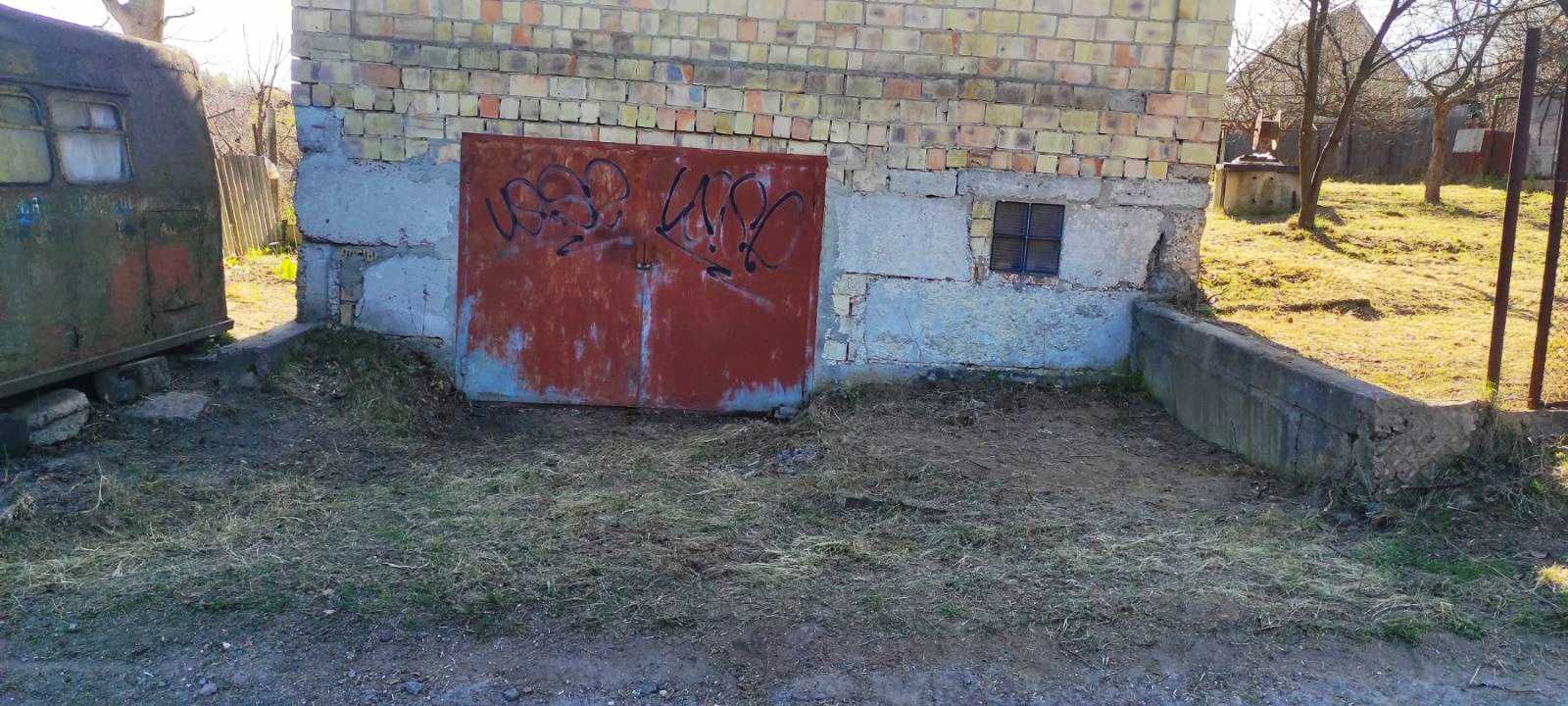 Продам земельну ділянку з будинком,с.Ходосівка,10 км.від Києва.