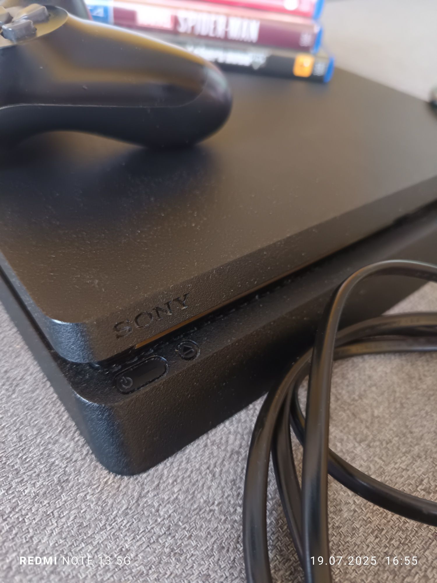 PlayStation 4 Slim  1T pamięci  z padem oryginalnym
