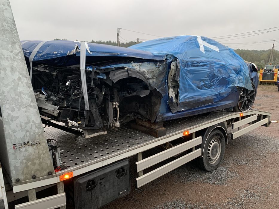 Послуги евакуатора і автовоза.