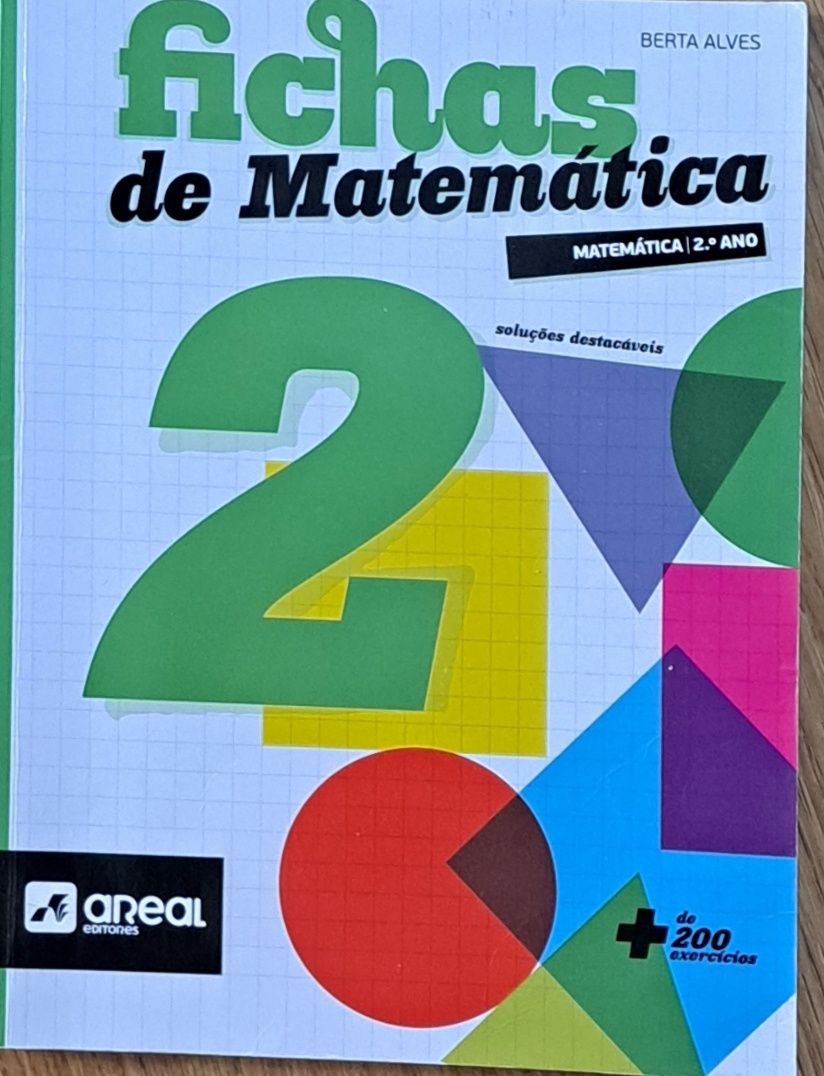 Várias livros de exercícios do 2° ano de escolaridade