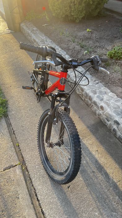 дитячий велосипед profi в хорошому стані все працює