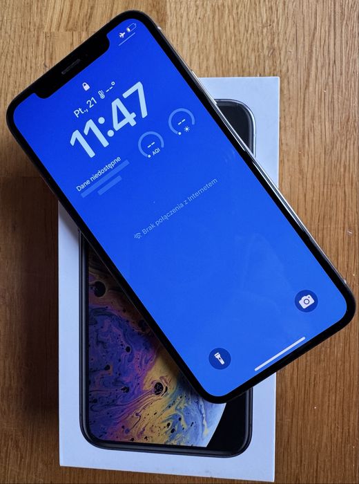 iPhone Xs 64GB — stan idealny, bateria 72 %, z pudelkiem i etui