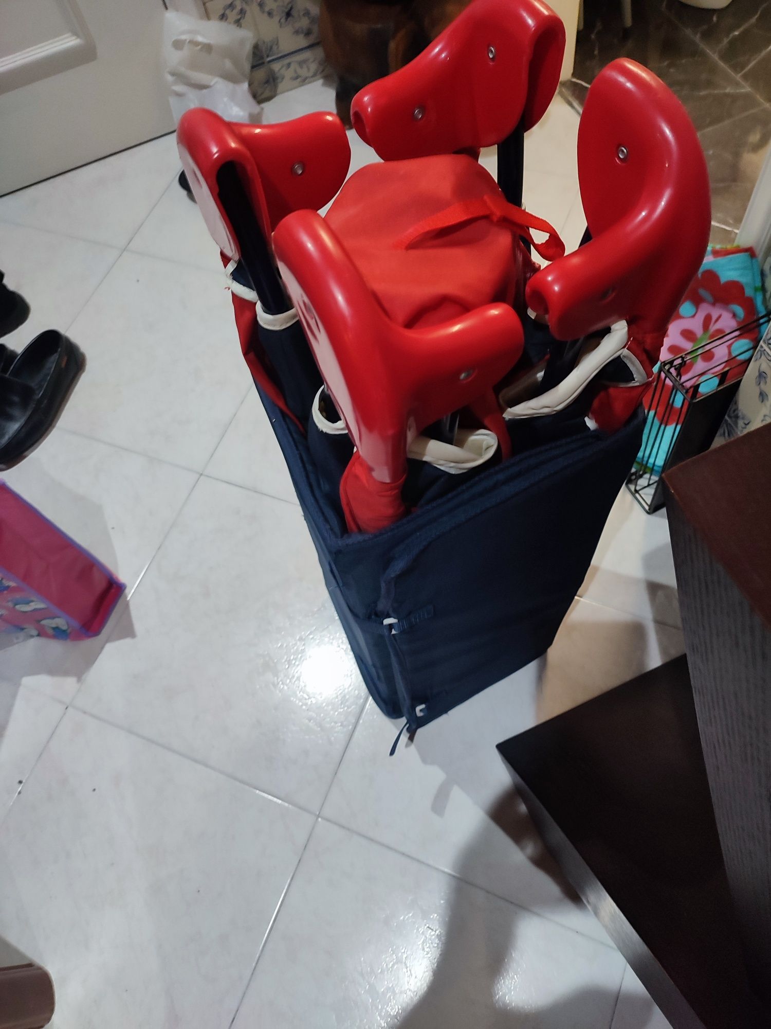 Cama de viagem da prénatal está como nova só não consigo fecha-la (10€