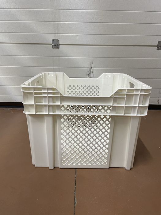 Cesto de Plástico Vazado Industrial Empilhável - Excelente Estado