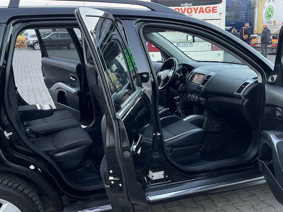 Свіжопригнаний Mitsubishi Outlander 124 тис. км.  2012 р. 2.3 дизель
