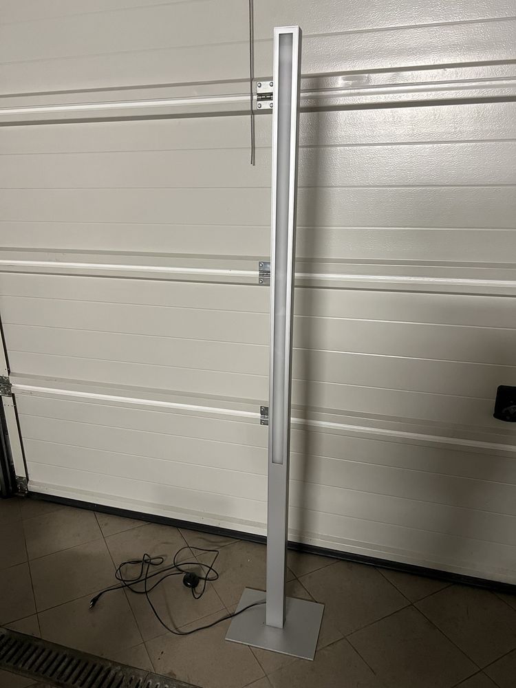 Stylowa lampa stojąca / podłogowa