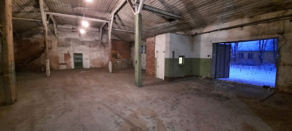 Продам чи Здам складське  приміщення  700 м/кв в місті Прилуки.