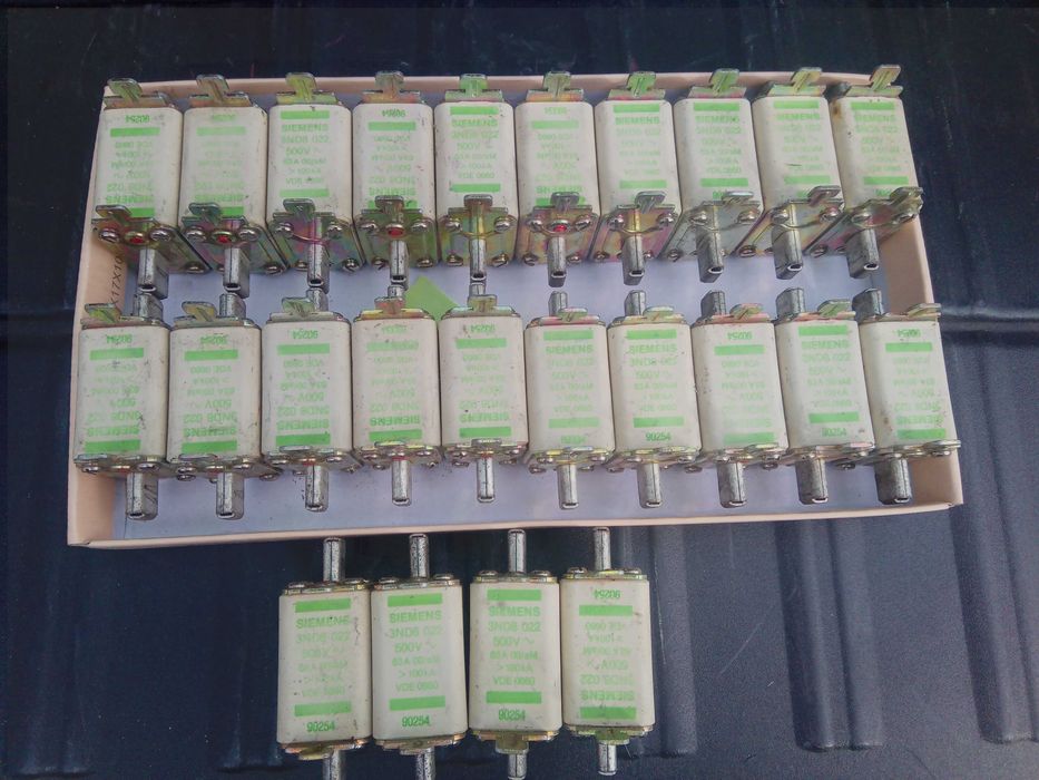 Предохранители Siemens 3nd 8- 500  вольт 63  ампера