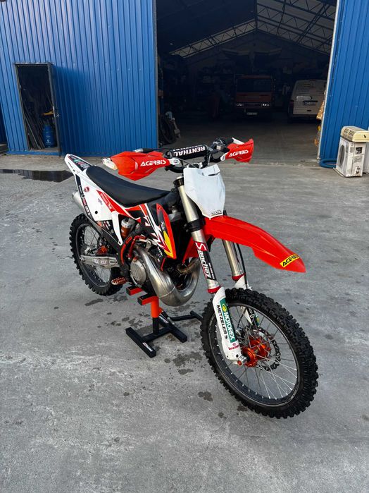 KTM SX 250 cm3. .