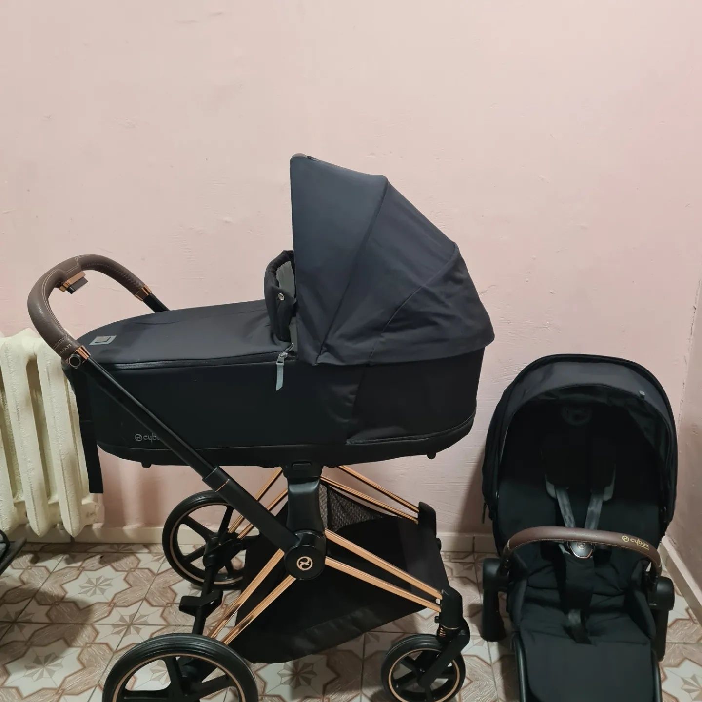 Cybex Priam Lux 4.0 Deep Black 2 в 1 і 3в1  шассі Rose Gold