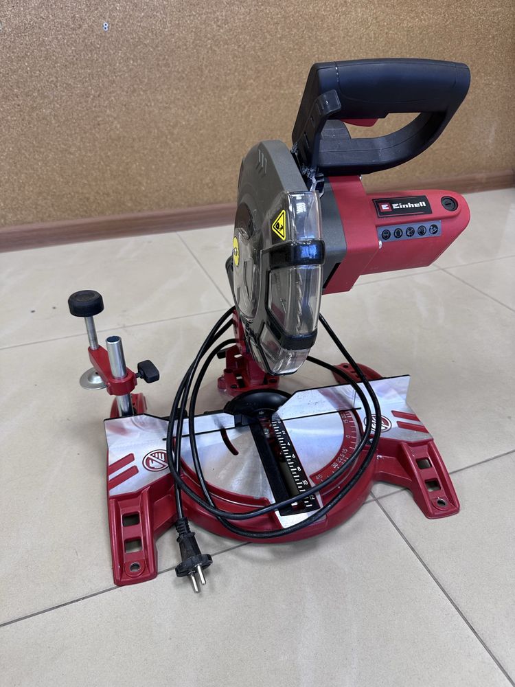 Пила торцовочная Einhell Home TC-MS 2112