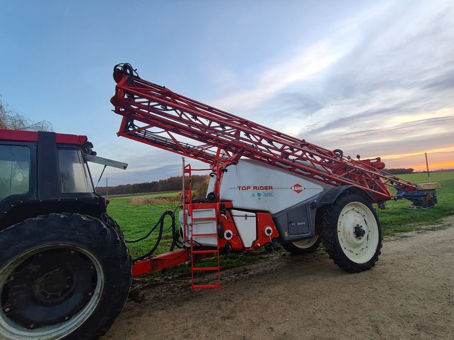 Opryskiwacz kuhn Top Rider ciągany 28m 3200L