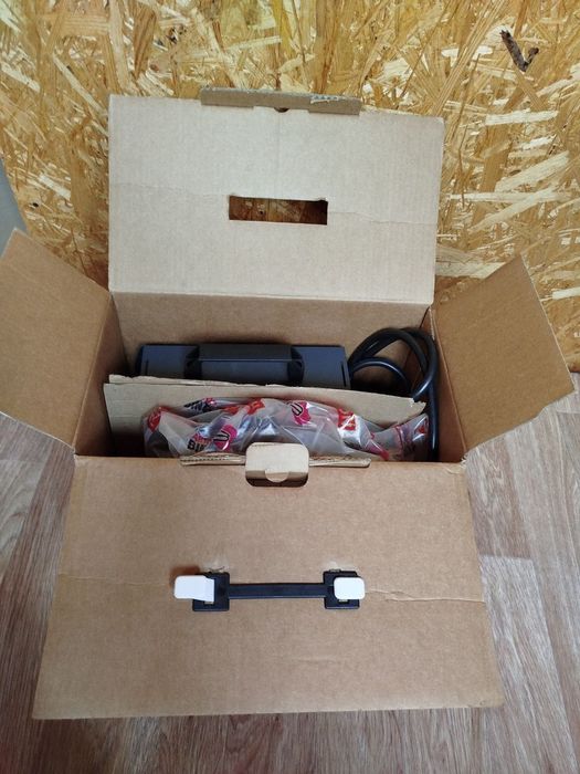 Продам инверторный сварочный аппарат ПАТОН НКО - 200 + маска хамелеон