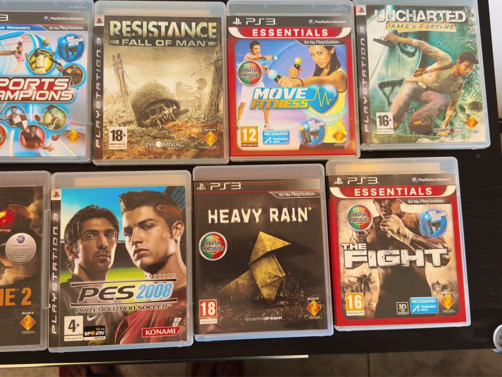 PlayStation 3 + 2 comandos + 15 jogos ( com leitor para reparacão)