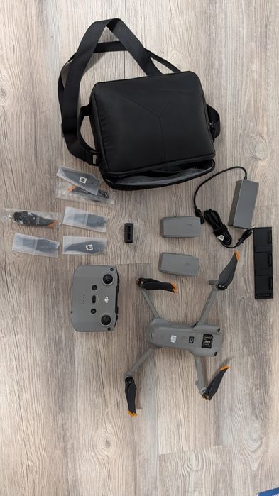 Срочно Квадрокоптер DJI Air 2S Fly More Combo