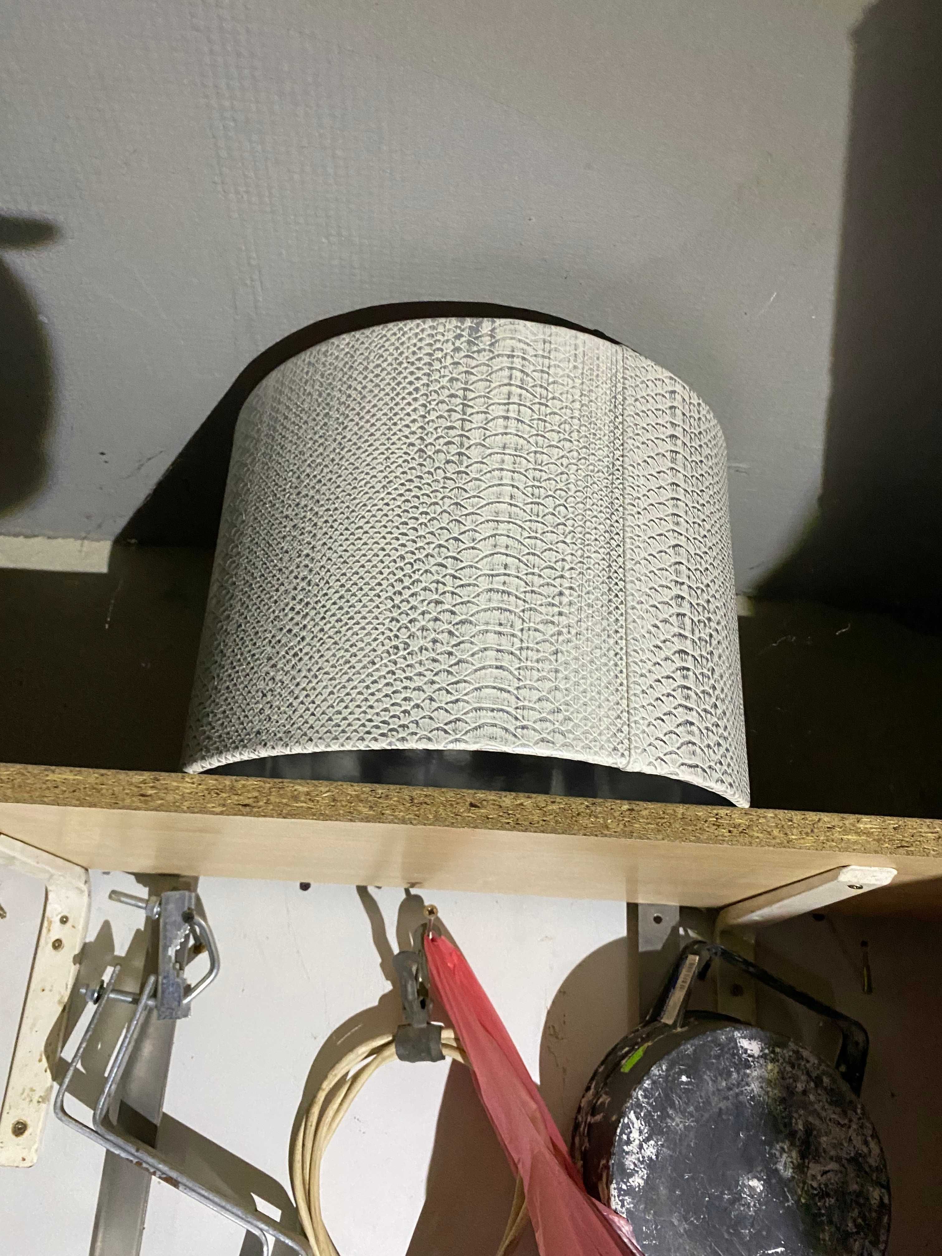Abażur do lampki nocnej, i lampy stojacej lub wiszącej.