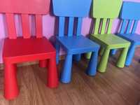 Krzeselka dla dzieci i stolik