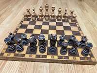 Drewniane szachy - stary komplet 44x44 cm