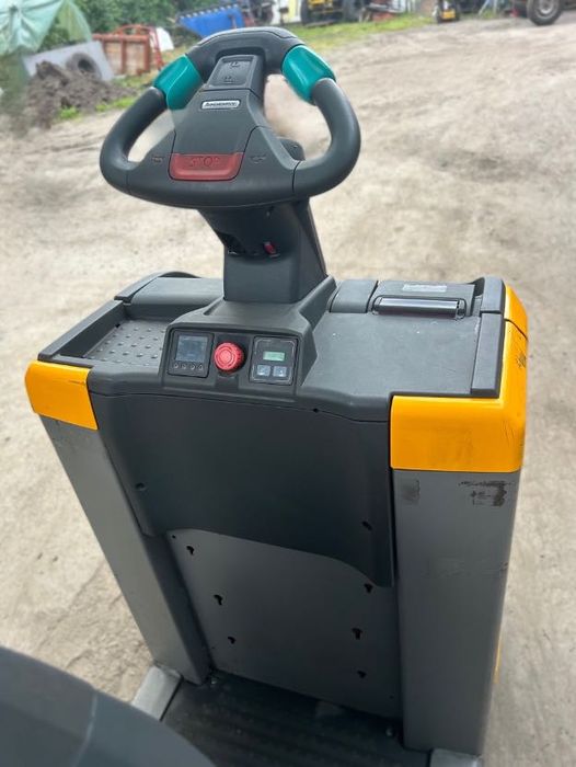 Wózek Jungheinrich ECE 225 – 2017 rok, udźwig 2500 kg, elektryczny