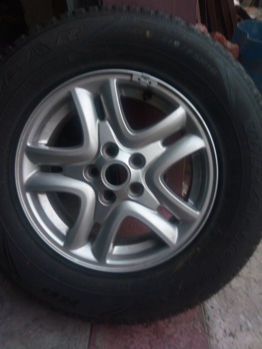 продам новую запаску R16 c резиной (зимняя) Лендровер Фриле