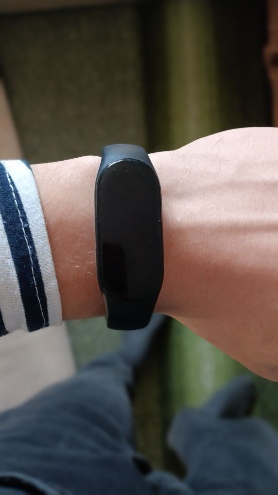 Фитнес часы , Mi band 7  (Б/У)