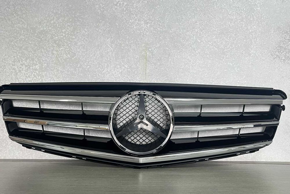 Решітка радіатора Mercedes z07037 Решетка радиатора Мерседес