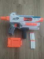Pistola Nerf Mediator