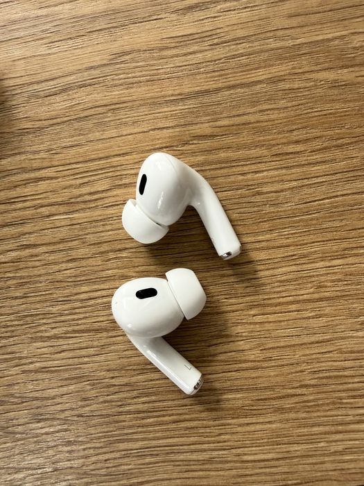 Oryginalne słuchawki Apple Airpods 2nd gen + etui Uniq
