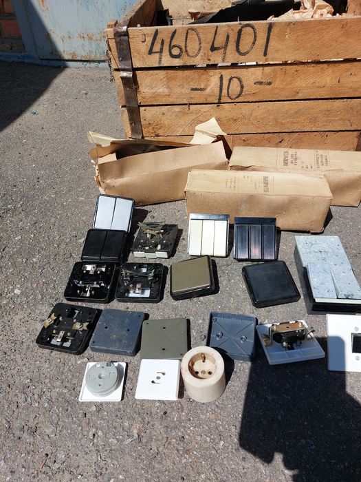 Вимикач світла одно двох та трьох клавішні виробництва ссср