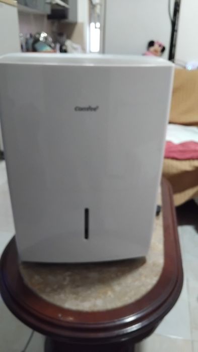 Vendo desumidificador com depósito de 4 litros .
