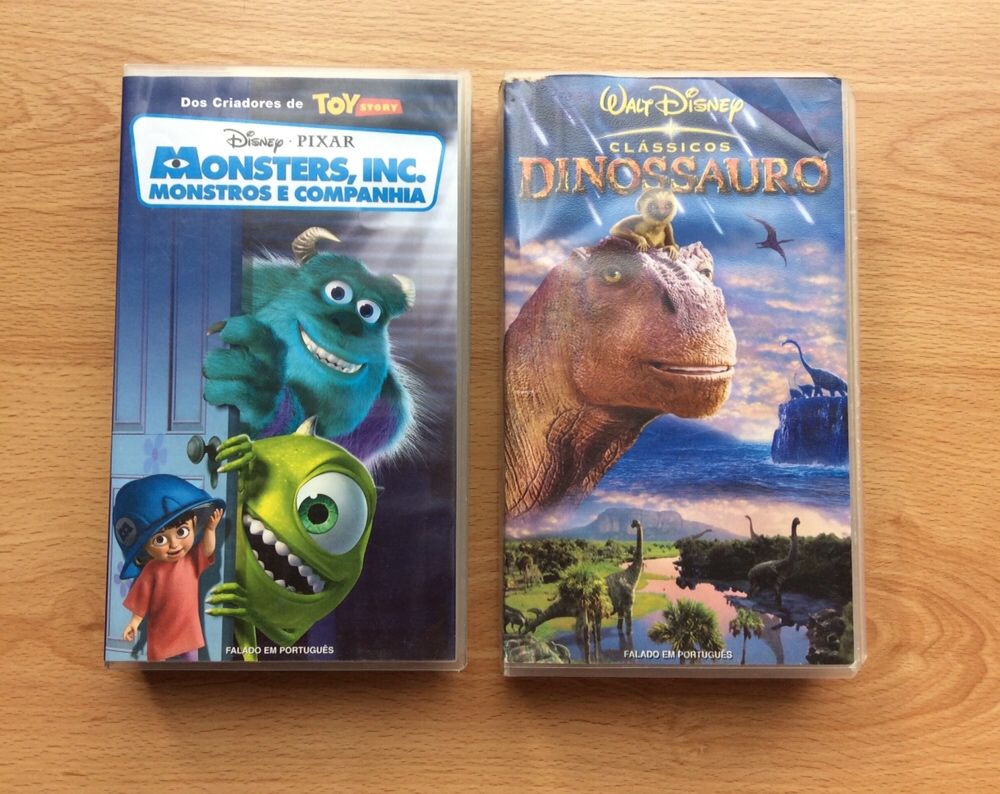 VHS de Monsters e de Dinossauro