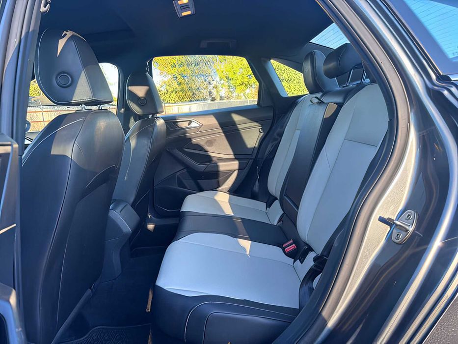 Volkswagen Jetta      2019