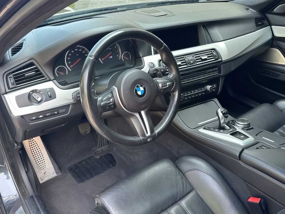 BMW M5      2016