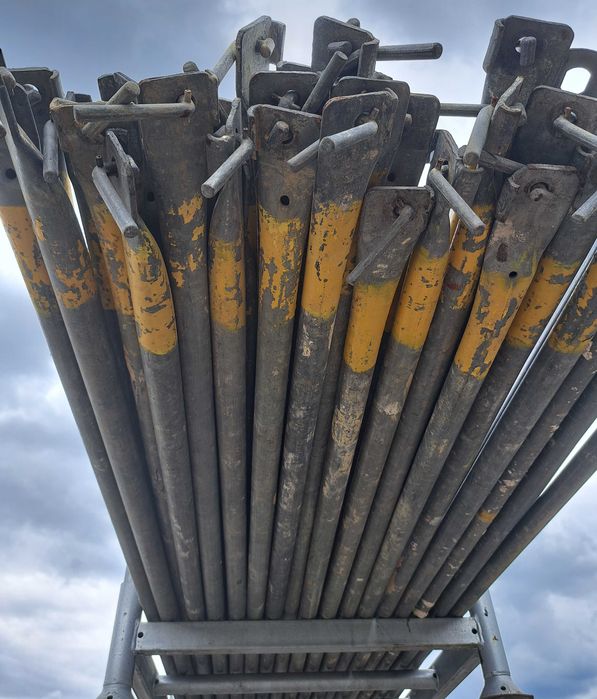 Poręcz do  rusztowania 1,5 m typ RUX , öse /używana  26,00 netto