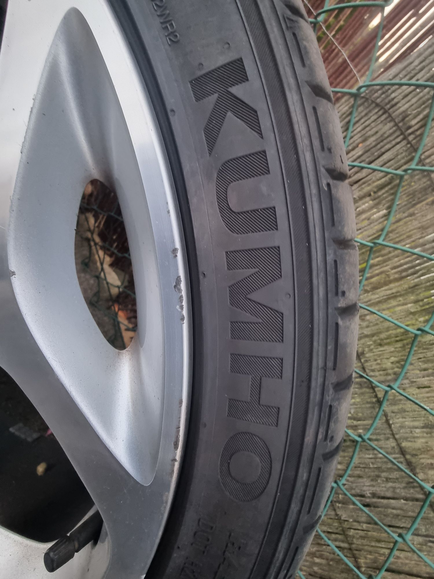 Alufelgi 20 cal  5x108 opony  Kumho 2021 rok