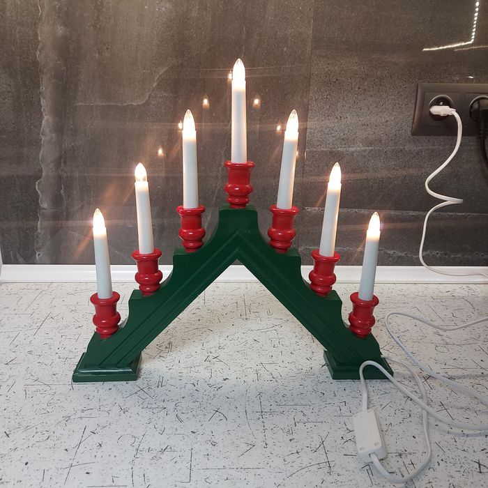 Drewniany świecznik świąteczny adwentowy