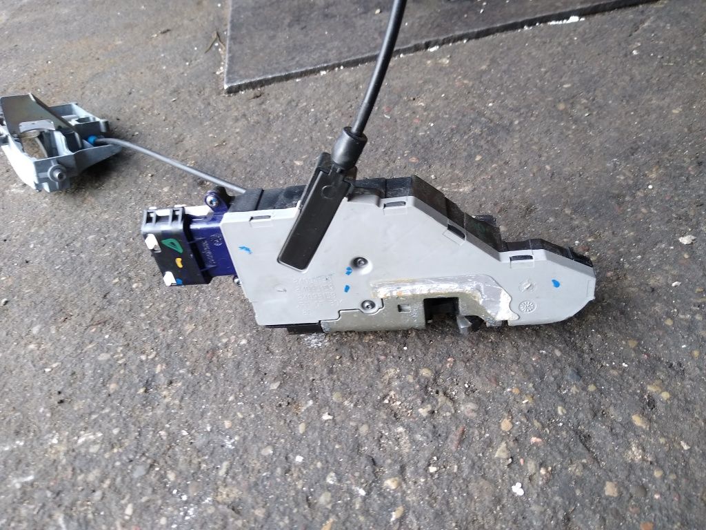 Zamek drzwi mechanizm przód prawy Citroen C4 grand Picasso I oryg