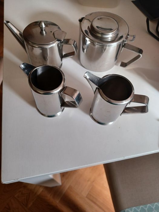 Peças em inox antigo