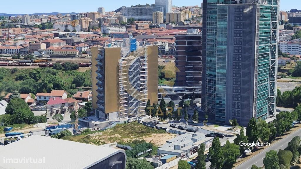 T0  mobilado com lugar de  garagem, varanda, junto à Rotunda da VL8 fu
