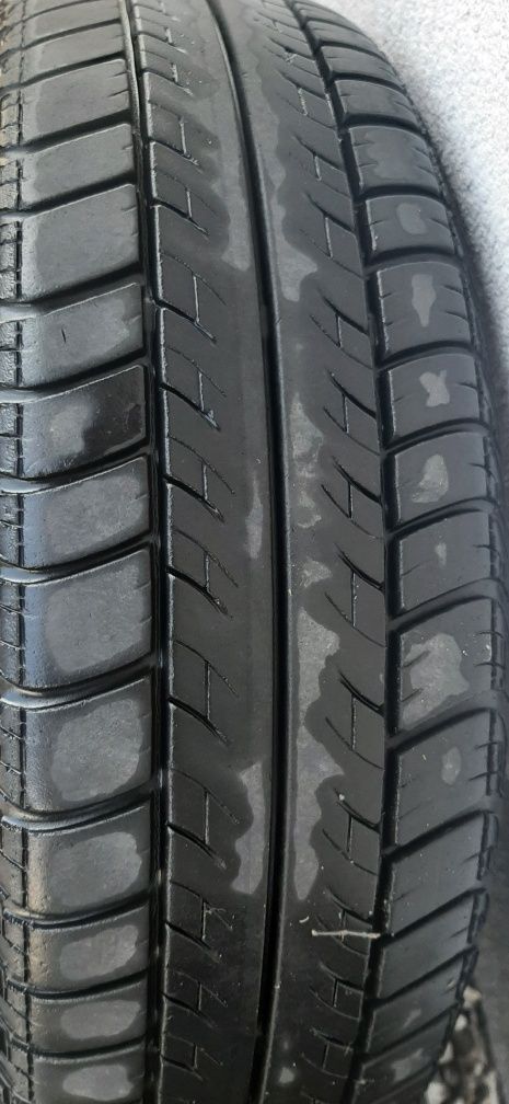 Sprzedam dwie opony letnie z felgami 155/80 R13