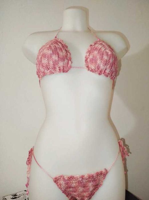 Conjunto de Biquíni em Crochê – Tons de Rosa