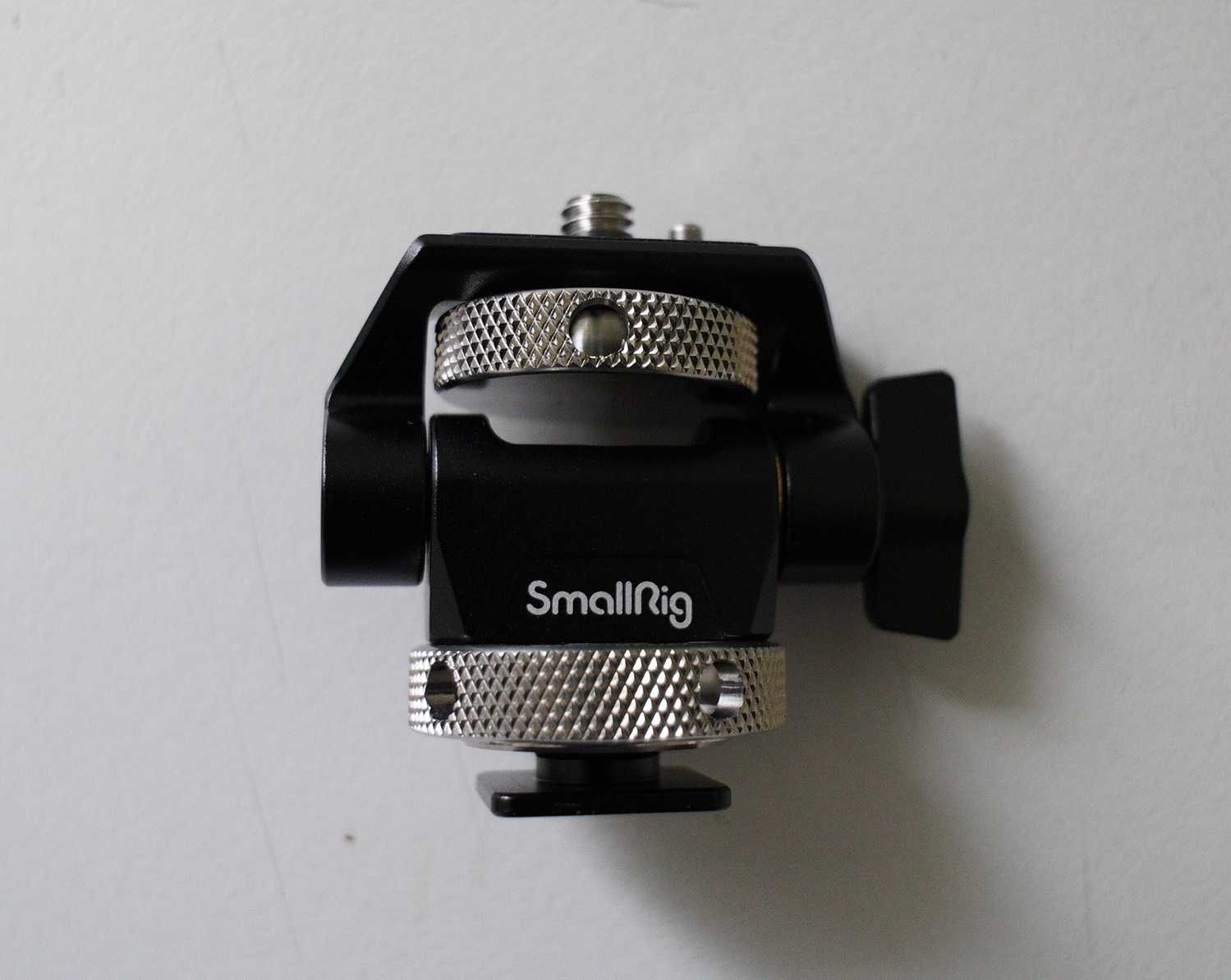 Suporte de monitor com adaptador de flash SmallRig