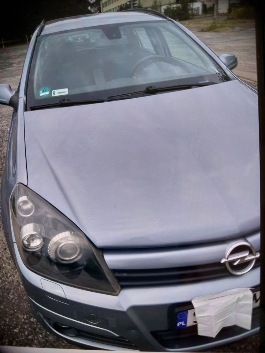 Sprzedam samochód osobowy marki Opel Astra H Combii
