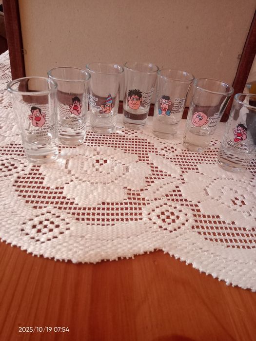 Kieliszki śmieszny motyw
