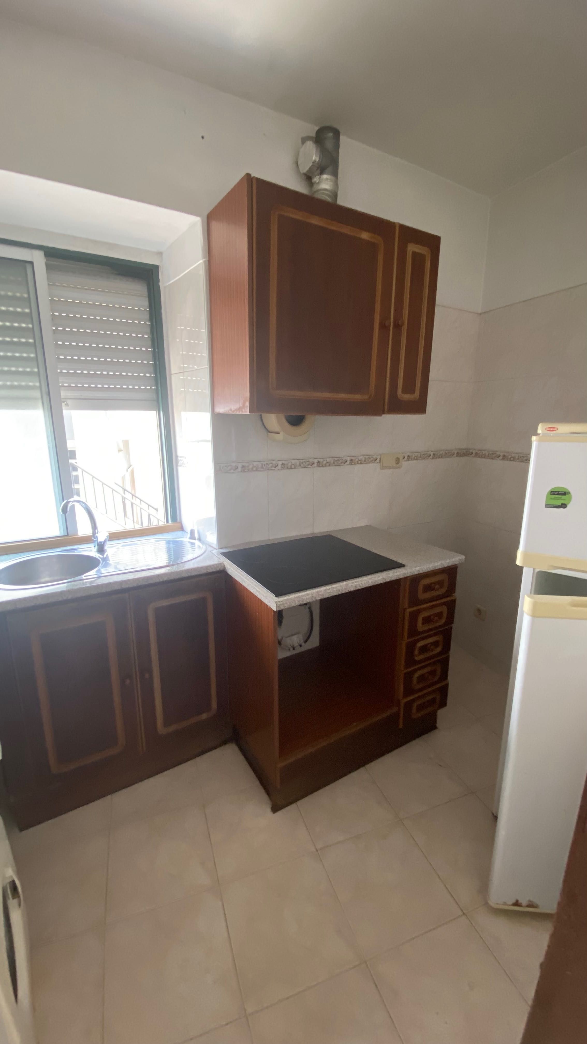 Arrenda-se T1 mobilado