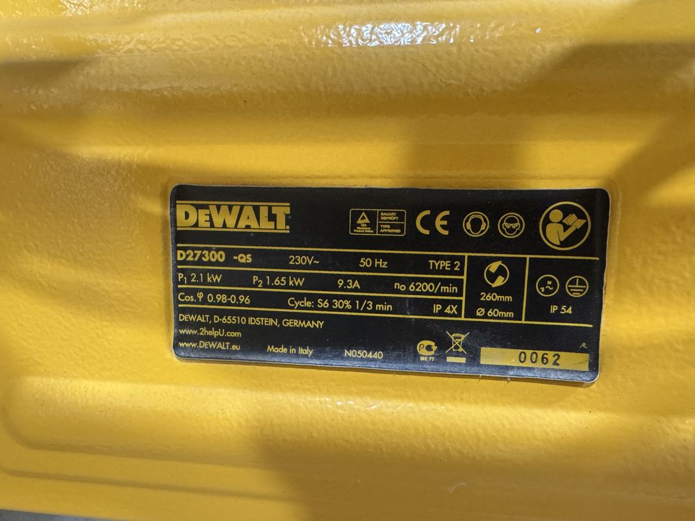 Рейсмусно-фугувальний верстат dewalt d27300