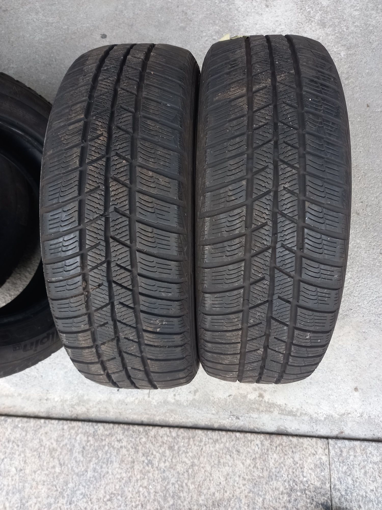 4 Pneus 195/60R15 seminovos