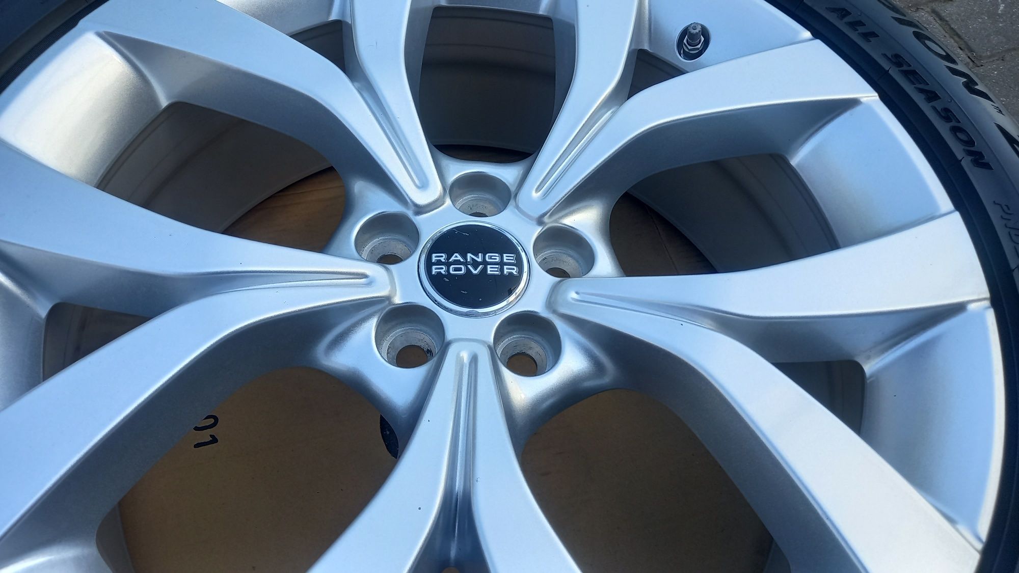 Koła Demo Land Rover Evoque 20" 8J ET 40 5x108 235/50 R20 4szt