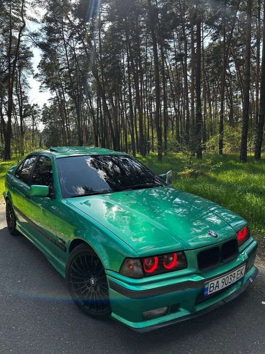 BMW e36 седан 1.8