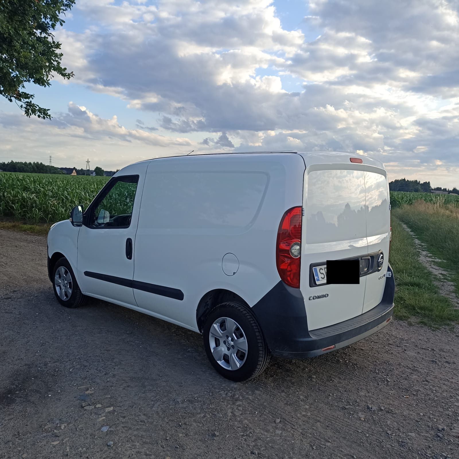 Opel combo poj. 1.3 90km